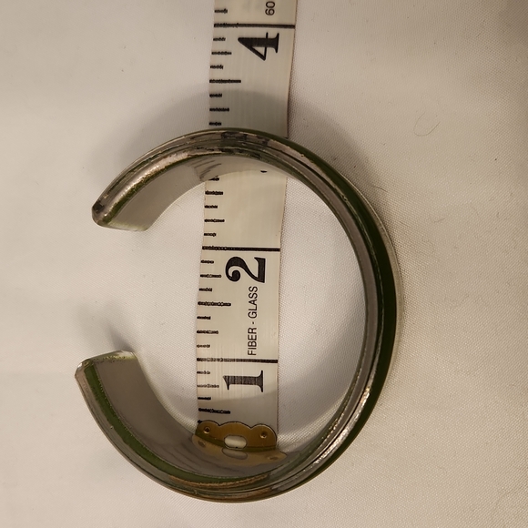 2/$30 Green resin bracelet - Picture 4 of 5